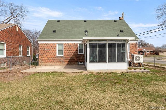 15705 Champaign Road, Allen Park, MI 48101