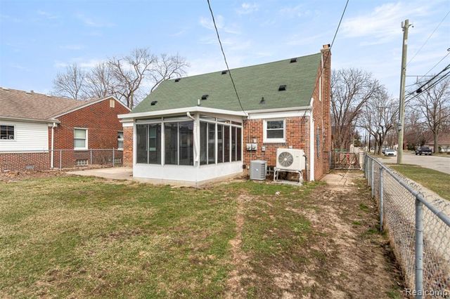 15705 Champaign Road, Allen Park, MI 48101