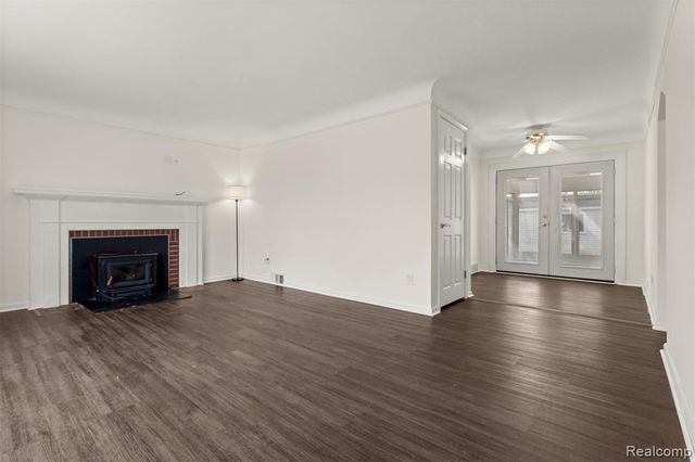 15705 Champaign Road, Allen Park, MI 48101