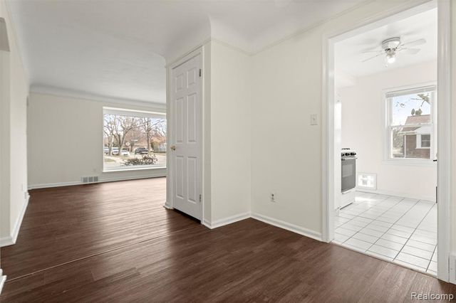 15705 Champaign Road, Allen Park, MI 48101