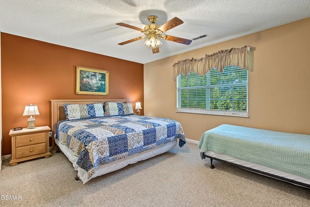 322 Creekwalk Boulevard, Pigeon Forge, TN 37863