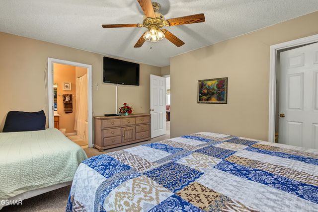 322 Creekwalk Boulevard, Pigeon Forge, TN 37863