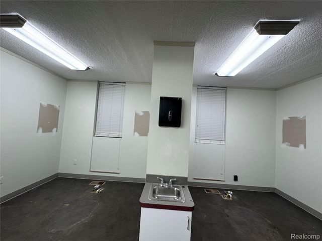 2021 Monroe Street 204-206, Dearborn, MI 48124