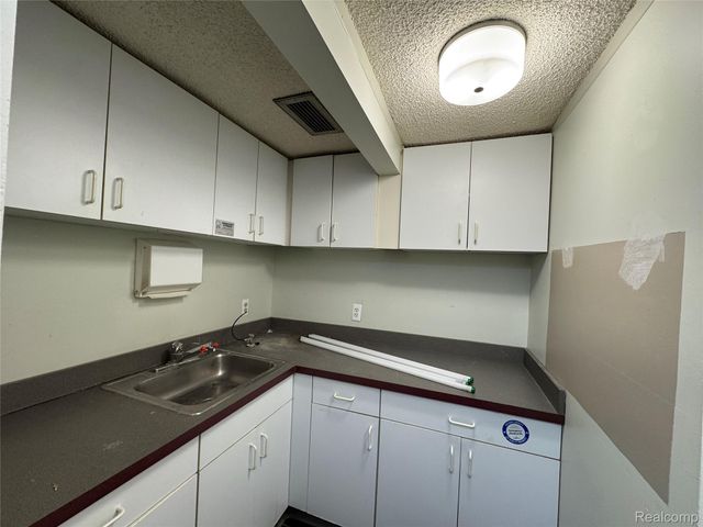 2021 Monroe Street 204-206, Dearborn, MI 48124