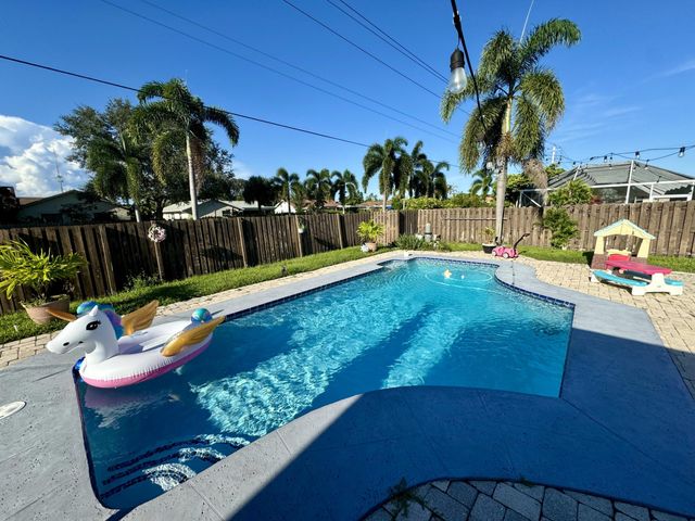 1381 Wyndcliff, Wellington, FL 33414