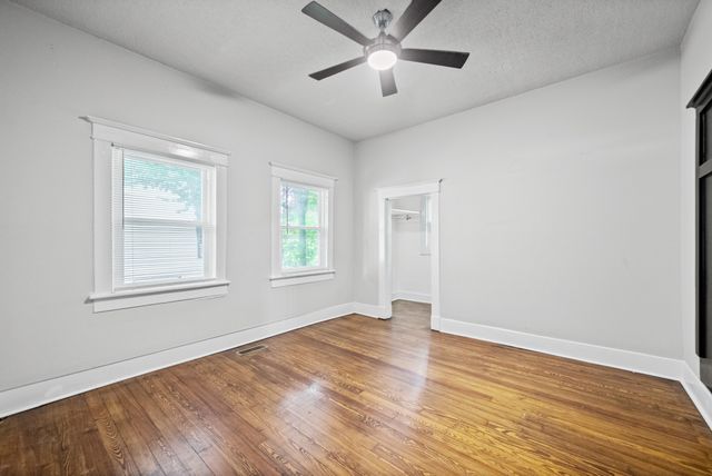 927 Crossland Ave, Clarksville, TN 37040