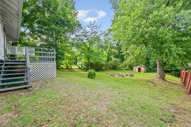 927 Crossland Ave, Clarksville, TN 37040