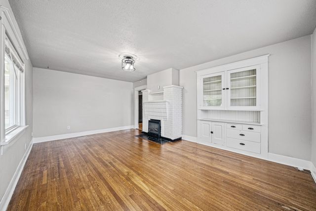 927 Crossland Ave, Clarksville, TN 37040
