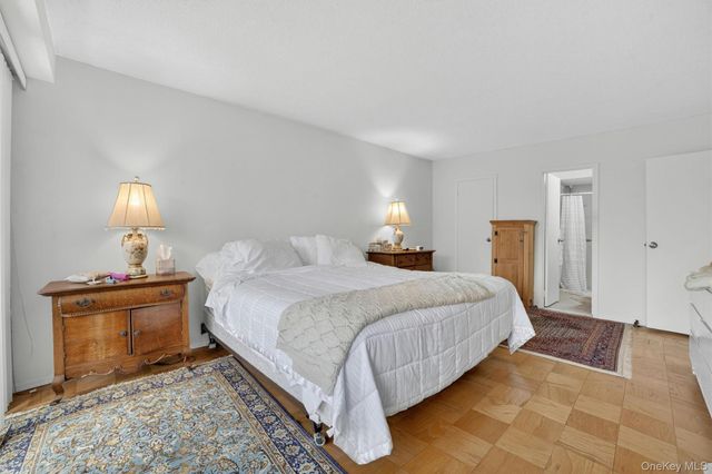15 Stewart Place 7H, White Plains, NY 10603