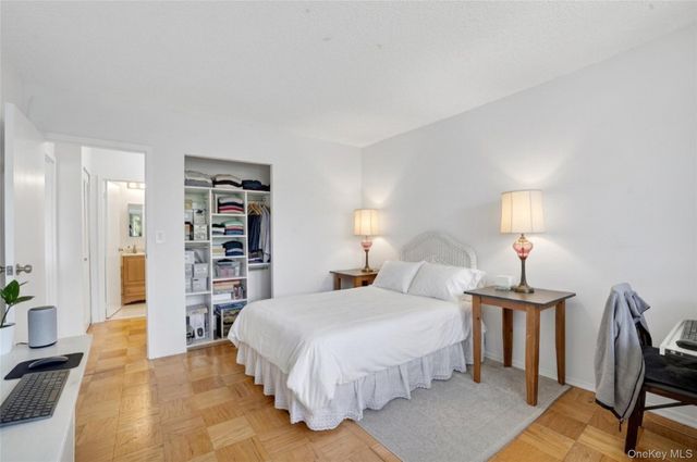 15 Stewart Place 7H, White Plains, NY 10603