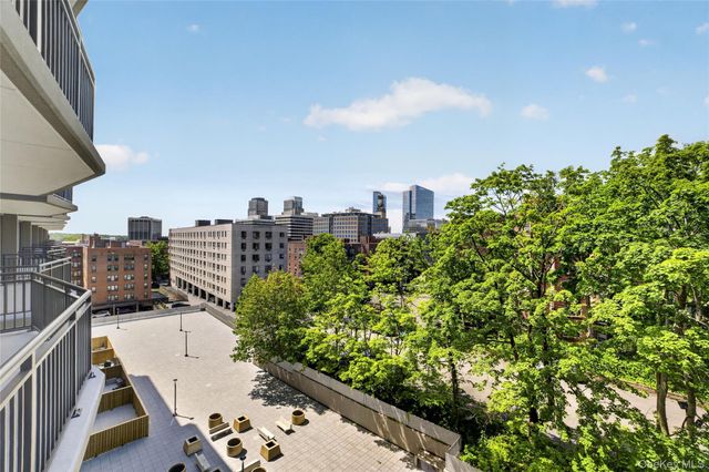 15 Stewart Place 7H, White Plains, NY 10603
