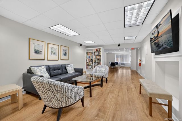 15 Stewart Place 7H, White Plains, NY 10603