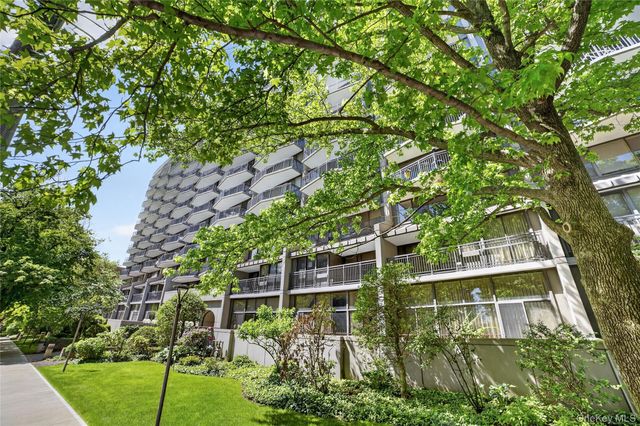 15 Stewart Place 7H, White Plains, NY 10603