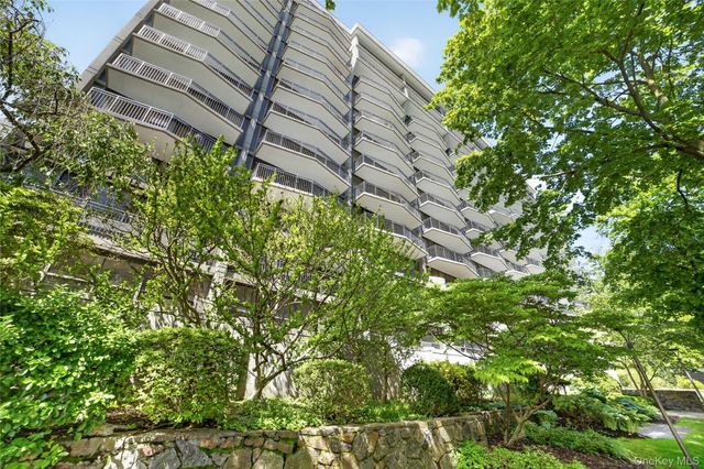 15 Stewart Place 7H, White Plains, NY 10603