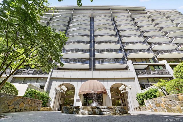 15 Stewart Place 7H, White Plains, NY 10603