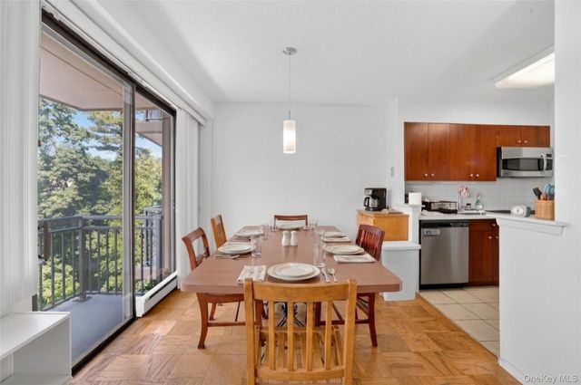 15 Stewart Place 7H, White Plains, NY 10603