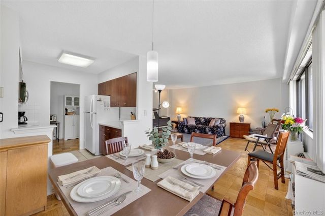 15 Stewart Place 7H, White Plains, NY 10603