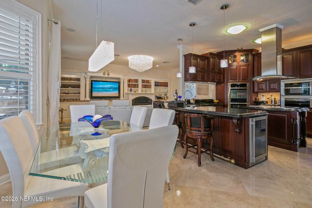 8135 WEKIVA Way, Jacksonville, FL 32256