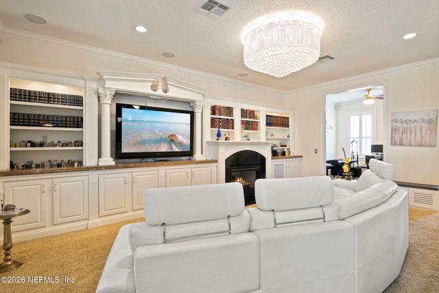 8135 WEKIVA Way, Jacksonville, FL 32256