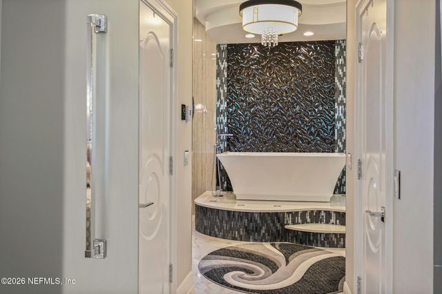 8135 WEKIVA Way, Jacksonville, FL 32256