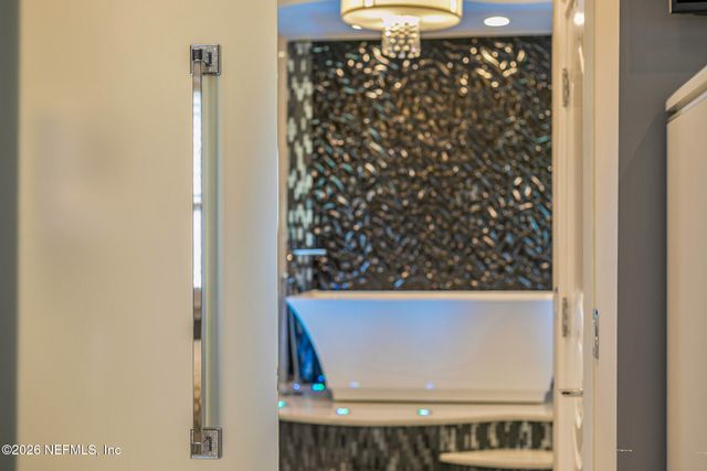 8135 WEKIVA Way, Jacksonville, FL 32256