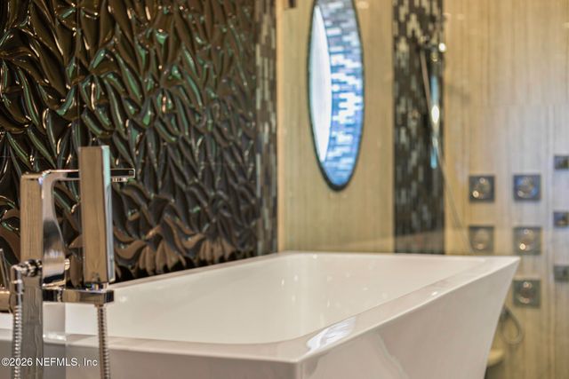 8135 WEKIVA Way, Jacksonville, FL 32256