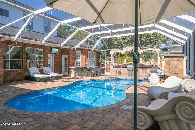 8135 WEKIVA Way, Jacksonville, FL 32256