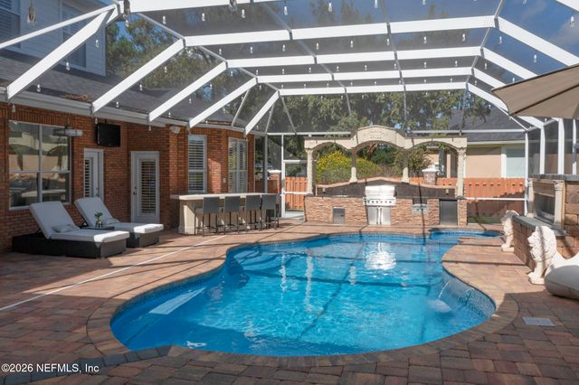 8135 WEKIVA Way, Jacksonville, FL 32256