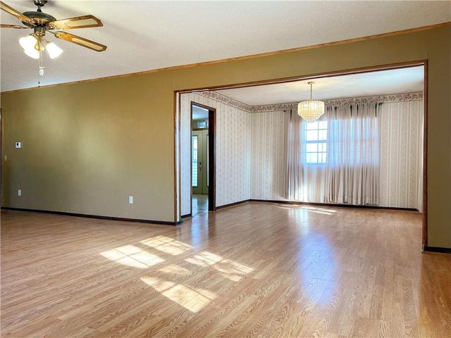 1045 Yale Road, Mapleton, KS 66754