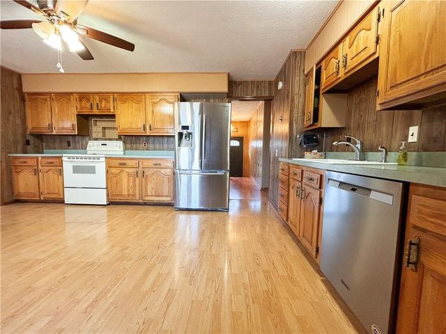 1045 Yale Road, Mapleton, KS 66754