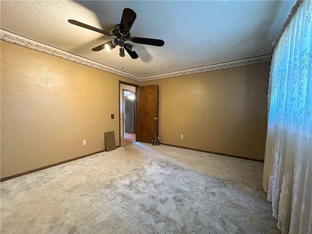 1045 Yale Road, Mapleton, KS 66754