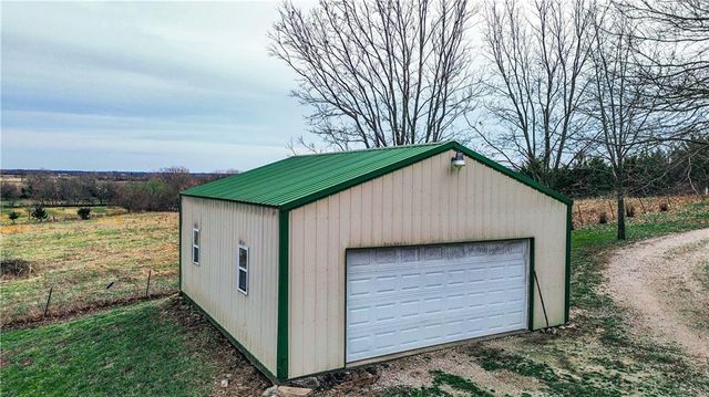 1045 Yale Road, Mapleton, KS 66754