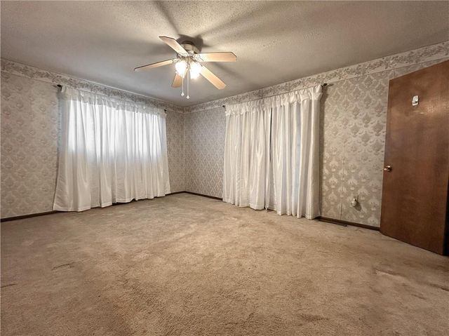 1045 Yale Road, Mapleton, KS 66754