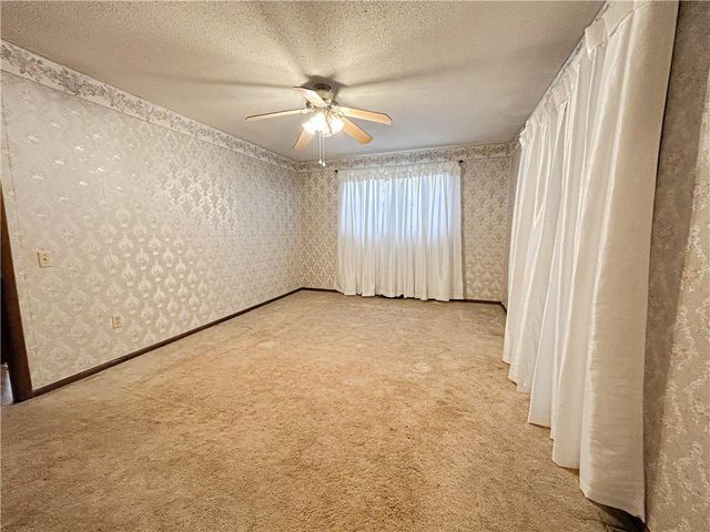 1045 Yale Road, Mapleton, KS 66754