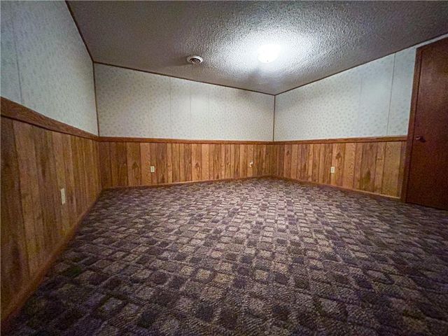 1045 Yale Road, Mapleton, KS 66754