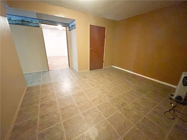 1045 Yale Road, Mapleton, KS 66754