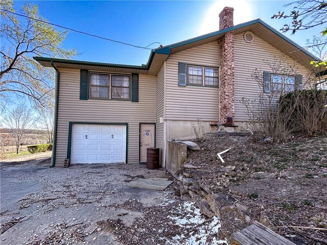 1045 Yale Road, Mapleton, KS 66754