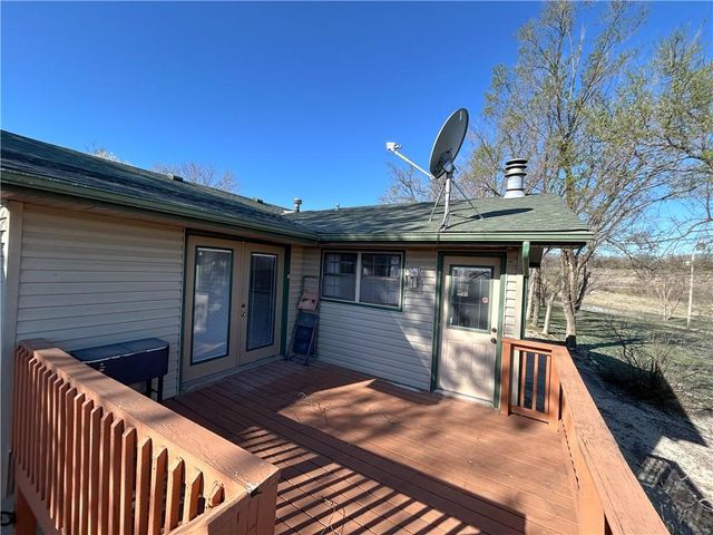 1045 Yale Road, Mapleton, KS 66754