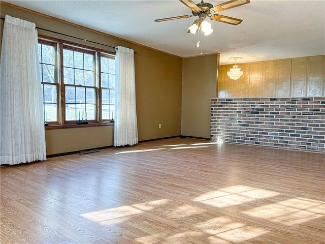 1045 Yale Road, Mapleton, KS 66754