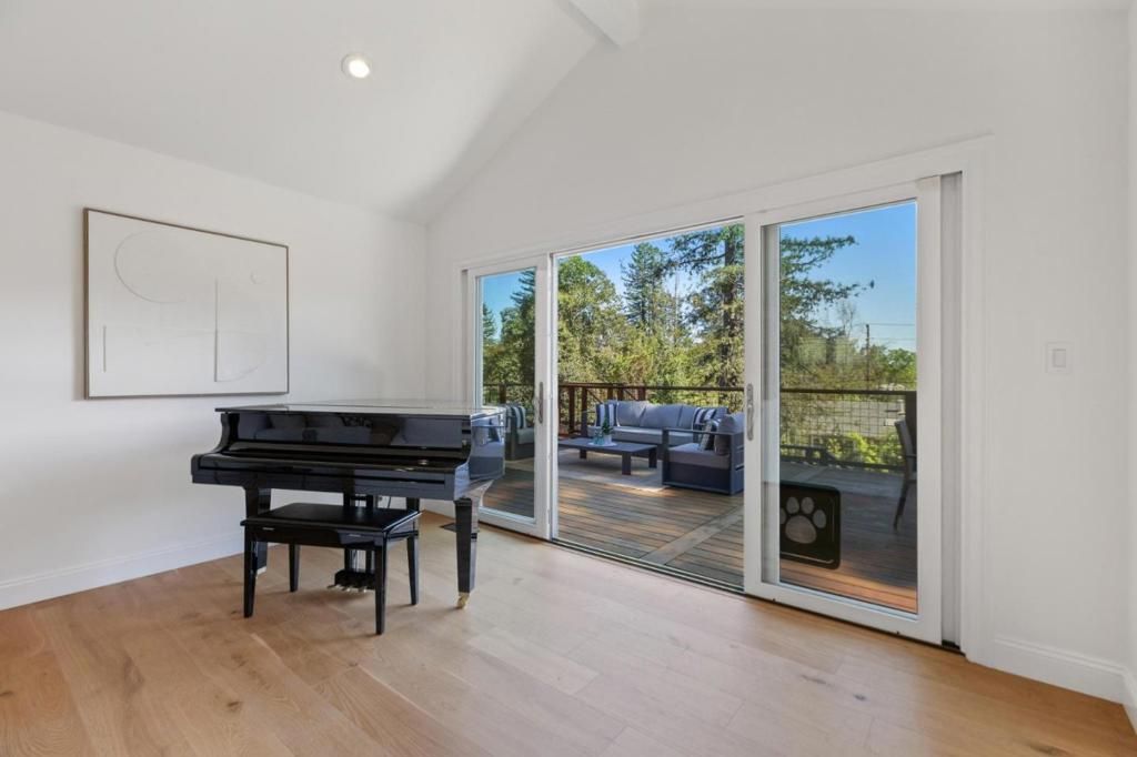 Image 10 of property listing at 6 Valencia Road, Orinda, CA 94563