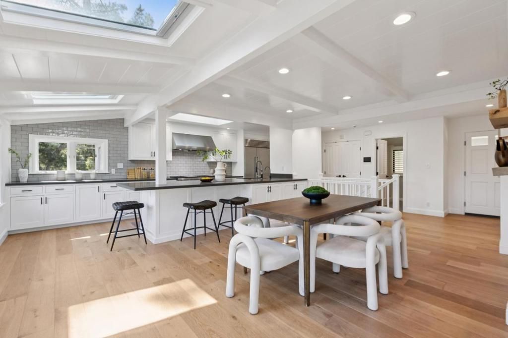 Image 13 of property listing at 6 Valencia Road, Orinda, CA 94563