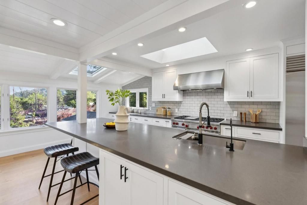 Image 17 of property listing at 6 Valencia Road, Orinda, CA 94563