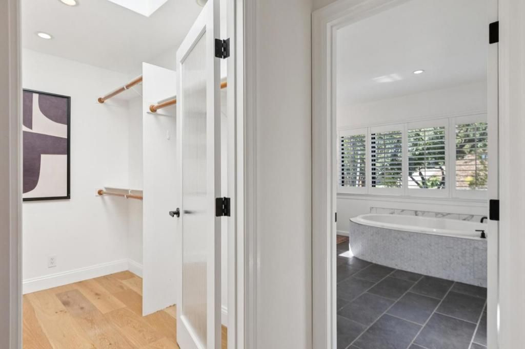 Image 26 of property listing at 6 Valencia Road, Orinda, CA 94563