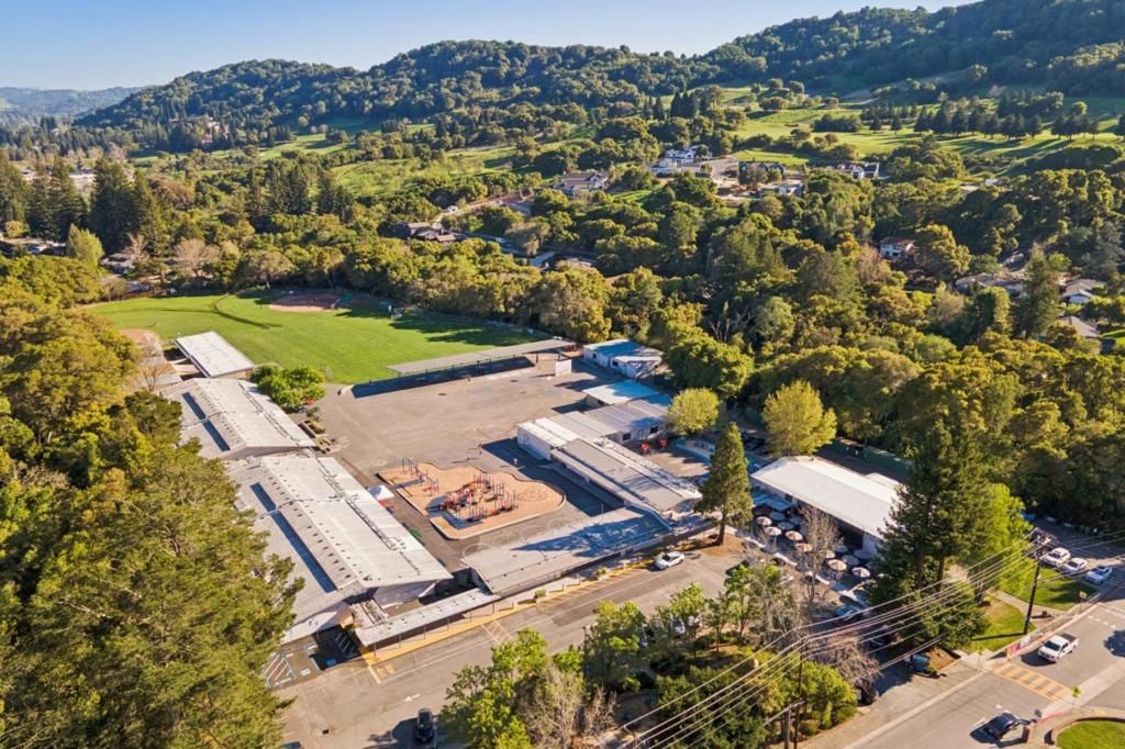 Image 54 of property listing at 6 Valencia Road, Orinda, CA 94563