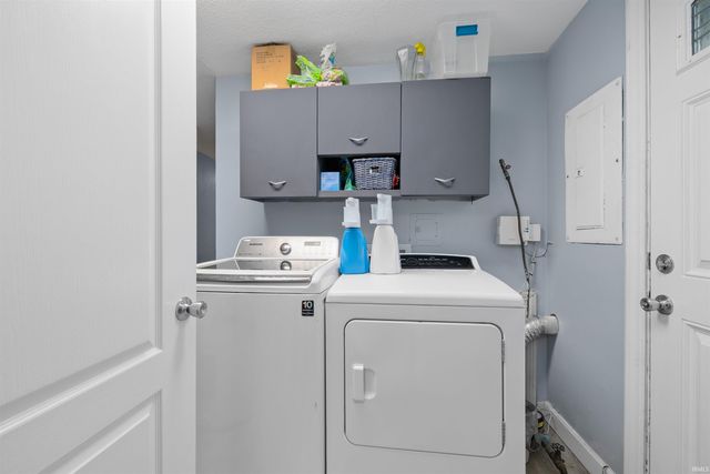 4633 Doenges Drive, Fort Wayne, IN 46815