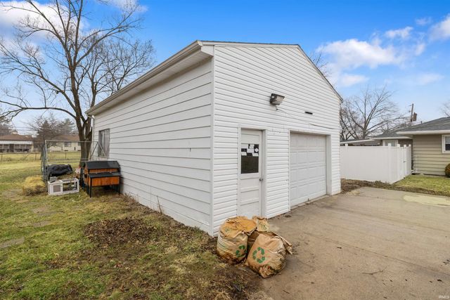 4633 Doenges Drive, Fort Wayne, IN 46815