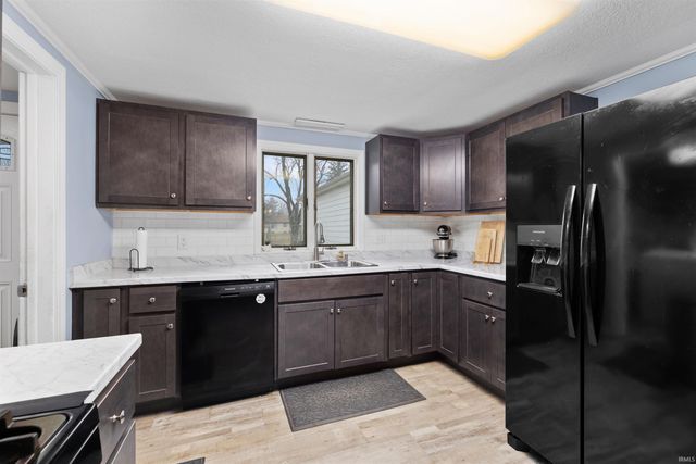 4633 Doenges Drive, Fort Wayne, IN 46815