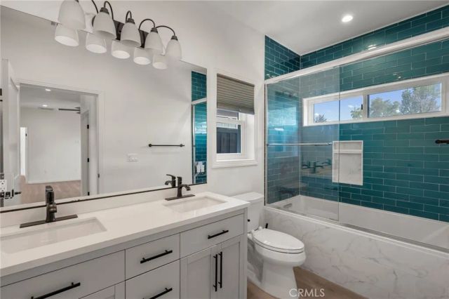 22434 Berdon St, Woodland Hills, CA 91367