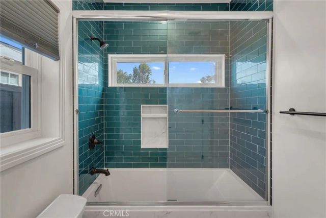 22434 Berdon St, Woodland Hills, CA 91367