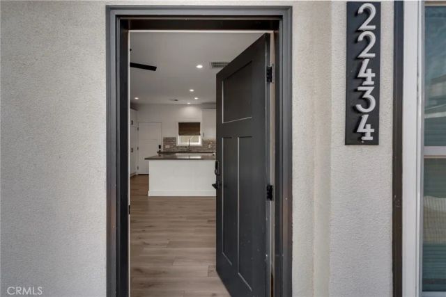 22434 Berdon St, Woodland Hills, CA 91367